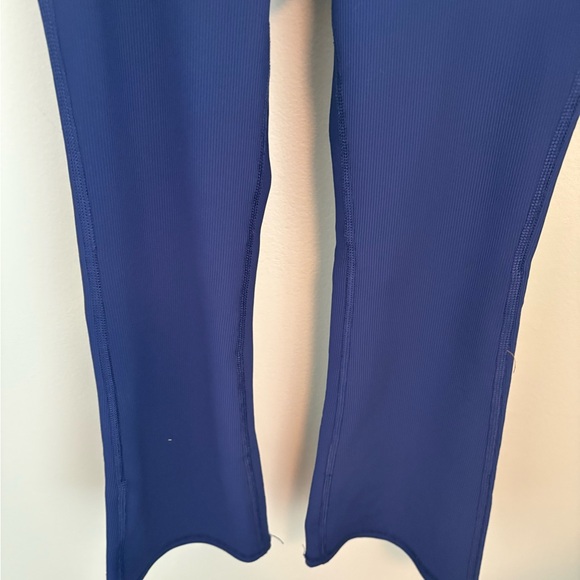 Yogalicious Ribbed Flared Leggings - Picture 3 of 6